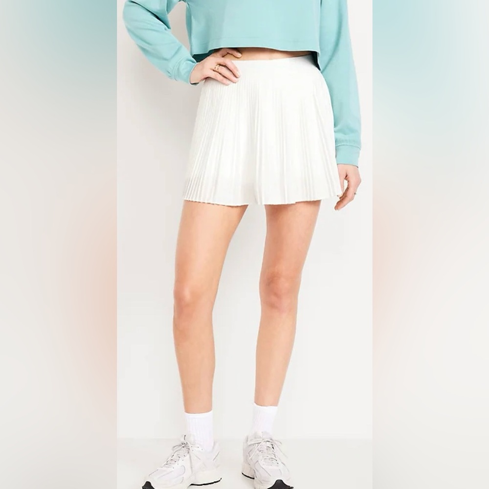 Old Navy Extra High-Waisted StretchTech Micro-Pleated Skort, Size L